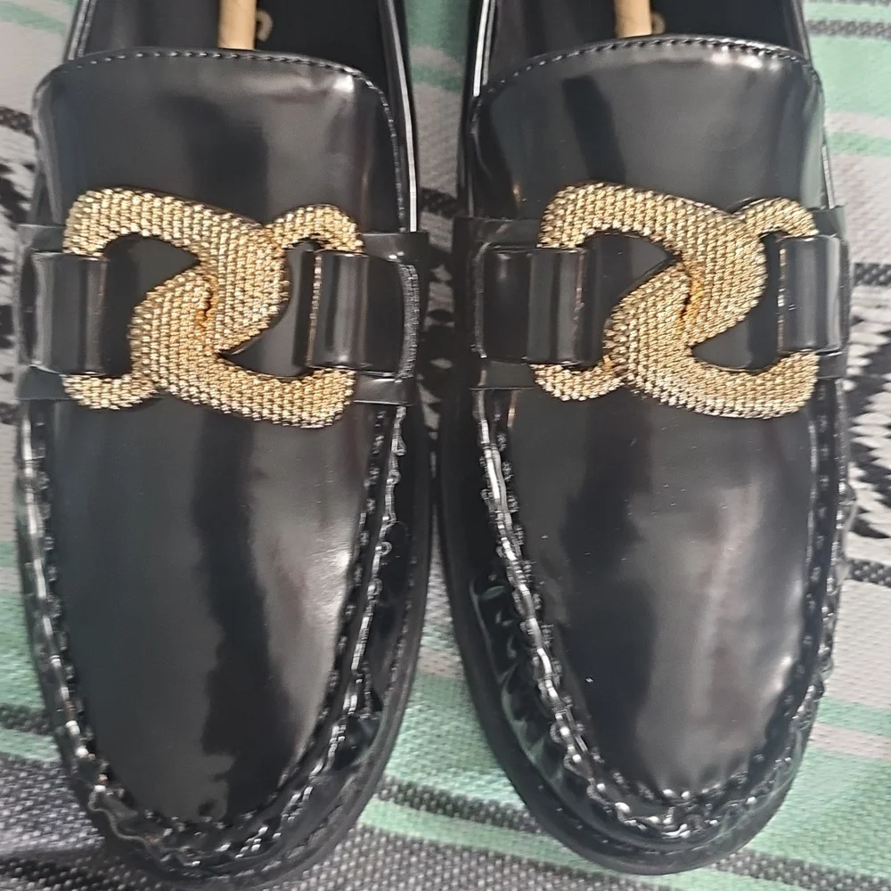 Aerosoles Soulmate Women's Loafers In Black With Gold Serpant Buckle Size 7M NEW